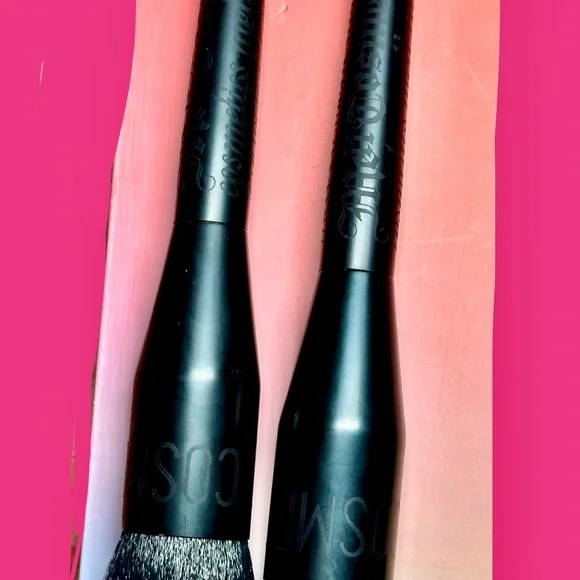 Bundle 4 MARILITA ONLY!! Set of 2 Melt Cosmetics Blend 716 Brushes - Picture 5 of 11